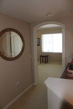 Village Walk in San Diego, CA - Foto de edificio - Building Photo