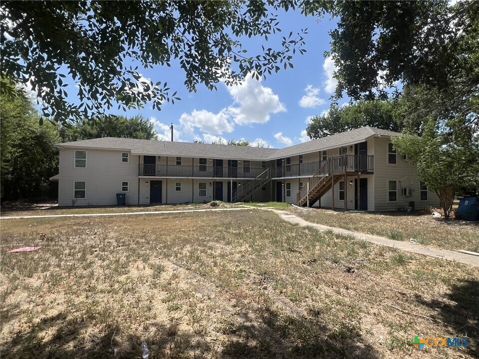 201 Lowery Dr in Port Lavaca, TX - Building Photo