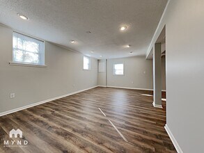 2517 Devon Dr in Dallas, NC - Foto de edificio - Building Photo