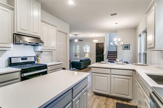 154 McCartt Dr. in Lewisville, TX - Building Photo - Building Photo