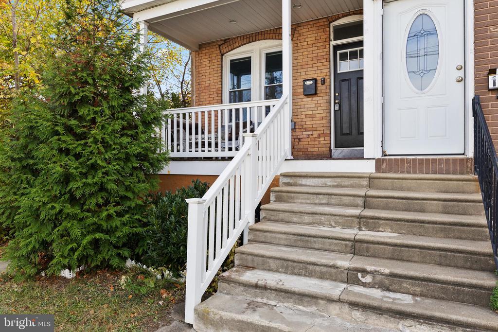 10 E Taylor Ave in Audubon, NJ - Building Photo