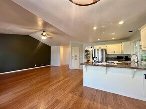 1062 Thelma Way in Grants Pass, OR - Building Photo - Building Photo