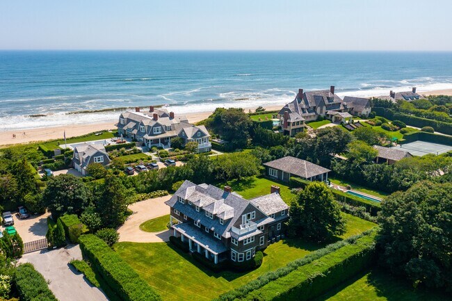 16 Drew Ln in East Hampton, NY - Building Photo - Building Photo