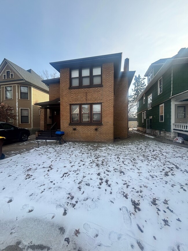 property at 1023 N Court St