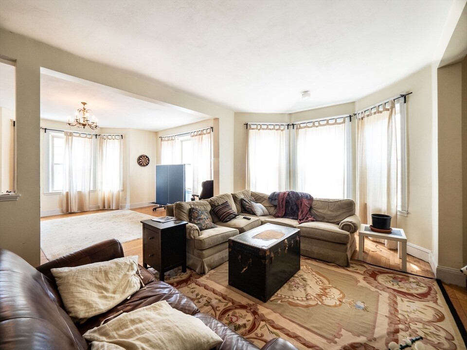 481 Boylston St in Brookline, MA - Building Photo