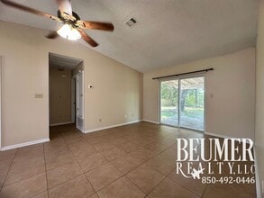 1017 Dog Track Rd in Pensacola, FL - Building Photo - Building Photo