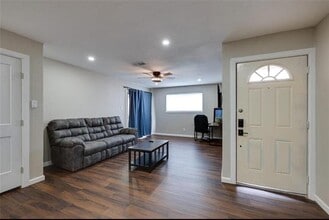 716 E Pecan St in Hurst, TX - Building Photo - Building Photo