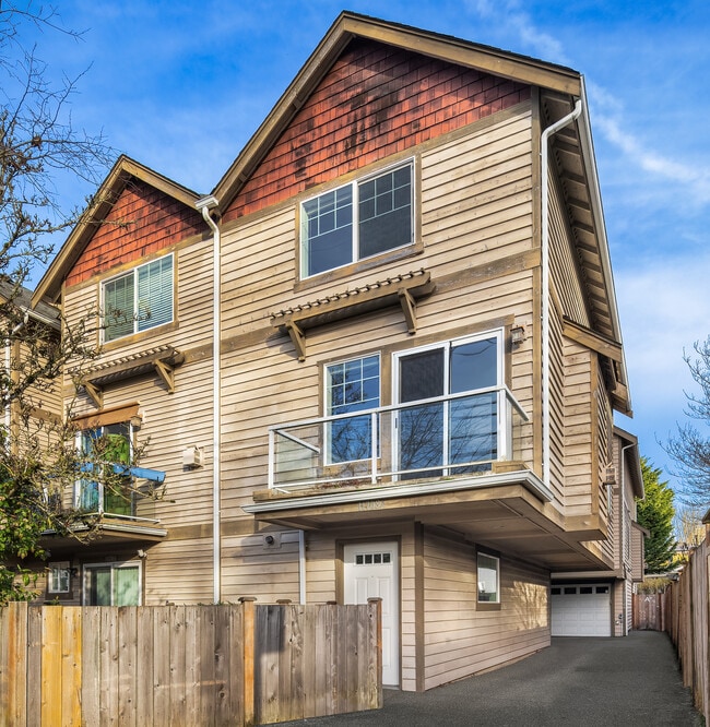 11708 Greenwood Ave N, Unit A in Seattle, WA - Building Photo - Building Photo