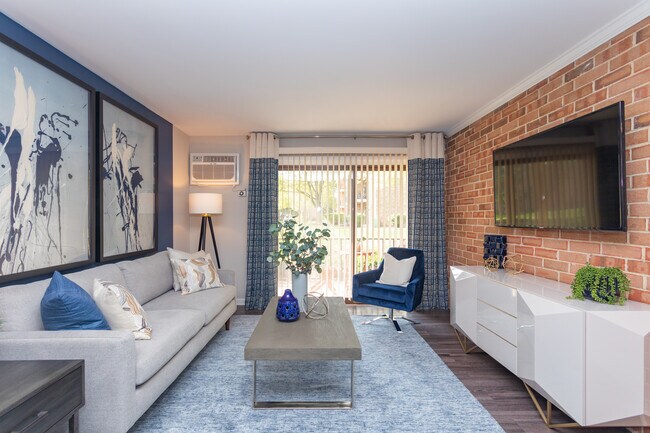 fifty9 Grove in Naperville, IL - Foto de edificio - Building Photo