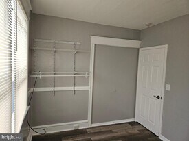 1147 Pratt St in Philadelphia, PA - Building Photo