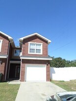 113 Peregrine Way in Enterprise, AL - Building Photo