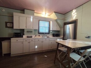 240 Sycamore St in Watertown, MA - Building Photo - Building Photo