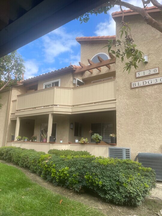 5120 Twilight Canyon Rd in Yorba Linda, CA - Foto de edificio