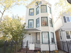 2657 N Ridgeway Ave in Chicago, IL - Building Photo