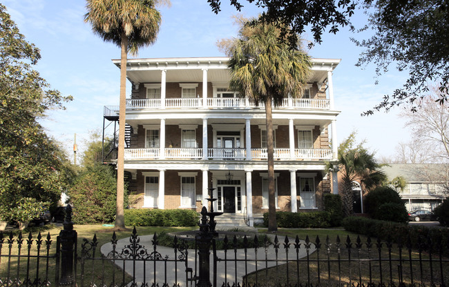 12 Bee St in Charleston, SC - Building Photo - Building Photo