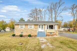 900 E Tantallon Dr in Fort Washington, MD - Building Photo