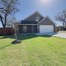 1022 Cheyenne Rd in Dallas, TX - Foto de edificio - Building Photo