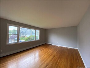 56 Hallock St in Bridgeport, CT - Building Photo - Building Photo