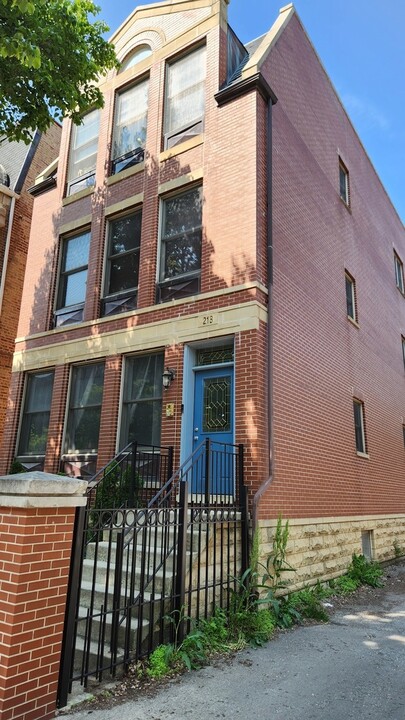 218 S Laflin St in Chicago, IL - Building Photo