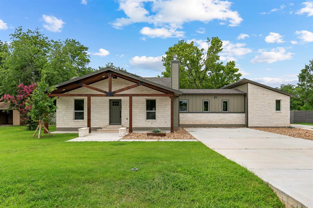 100 Bryson Bend in Liberty Hill, TX - Building Photo