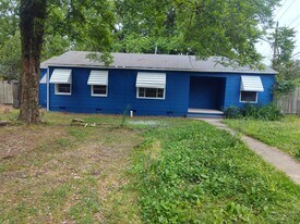 2613 Emerald Dr in Jackson, MS - Building Photo