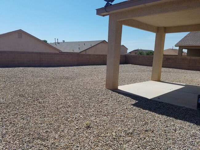 750 Deerbrush Ct SW in Los Lunas, NM - Building Photo - Building Photo