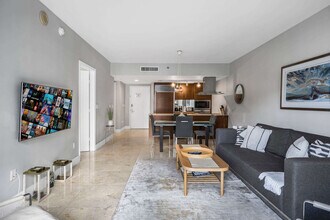 485 Brickell Ave in Miami, FL - Foto de edificio - Building Photo