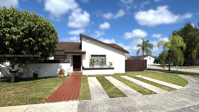 10933 SW 146th Ct in Miami, FL - Building Photo - Building Photo