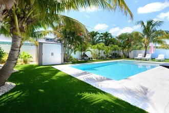 120 Windsor Rd W in Jupiter, FL - Building Photo - Building Photo