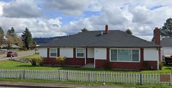 2015 Stoltz Hill Rd in Lebanon, OR - Building Photo