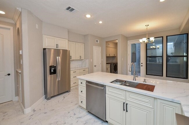 15735 Tanya Cir