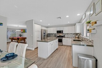 2735 Peekskill Ave in Henderson, NV - Building Photo - Building Photo