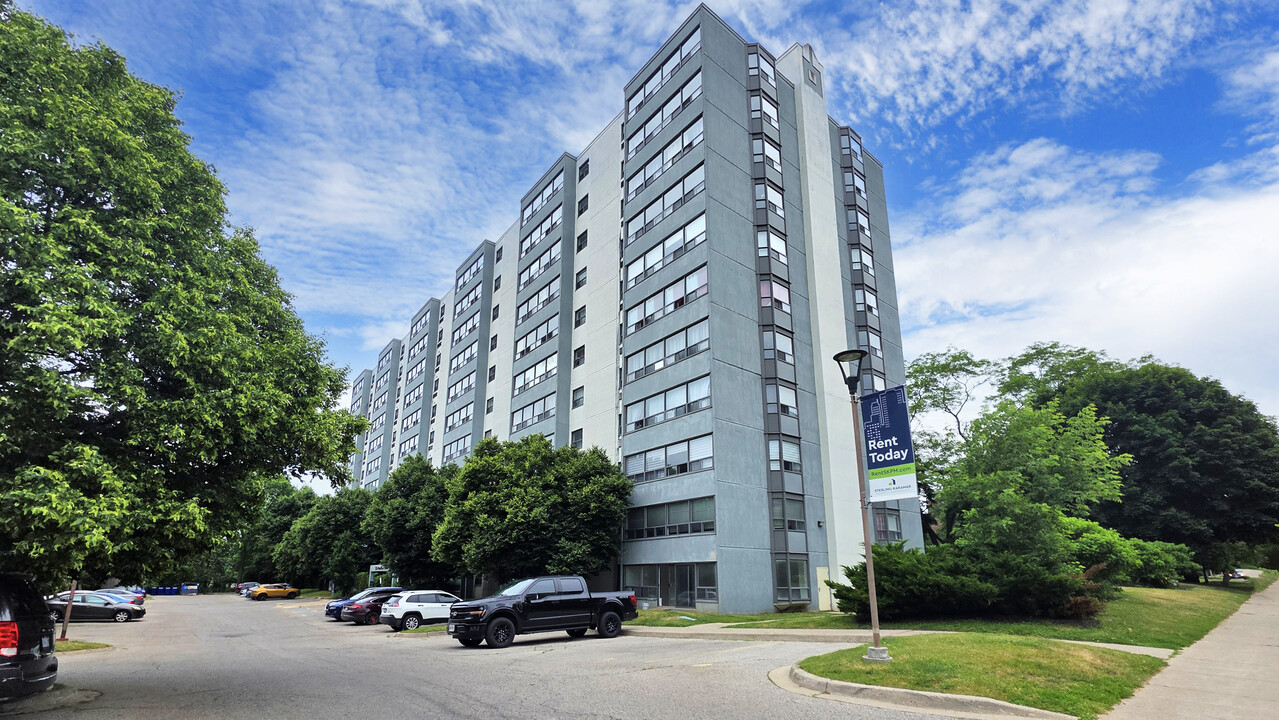 Empress Gates Apartments in London, ON - Building Photo