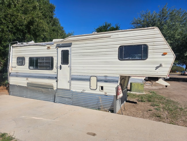 property at 3245 N Flowing Wells Rd