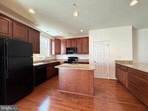 3635 Glouster Dr in North Beach, MD - Building Photo - Building Photo