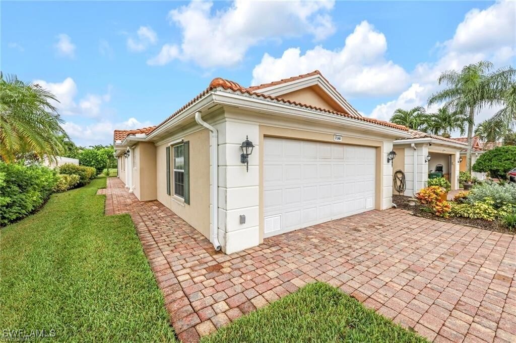 7146 Marconi Ct in Naples, FL - Building Photo