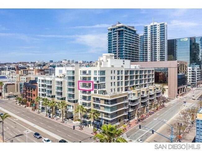 1431 Pacific Hwy, Unit 706 in San Diego, CA - Foto de edificio - Building Photo