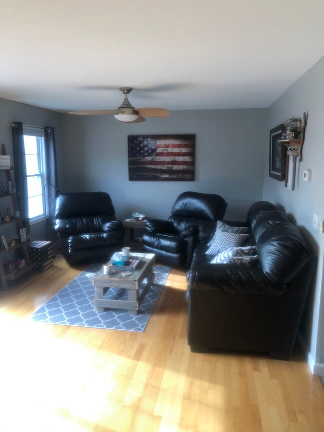 211 East St, Unit 28 in Easthampton, MA - Building Photo - Building Photo