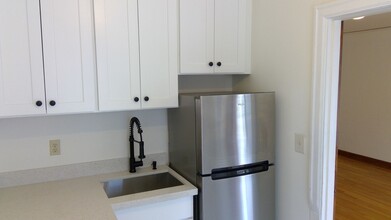 Viceroy Apartments in Seattle, WA - Building Photo - Interior Photo