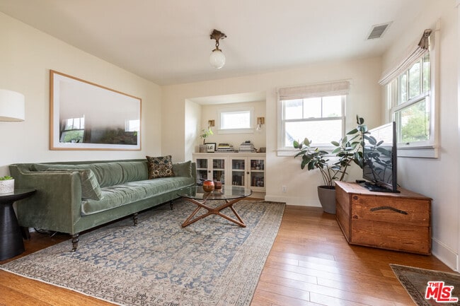 6271 Saylin Ln in Los Angeles, CA - Building Photo - Building Photo