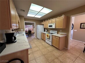 9537 Eagle Valley Dr in Las Vegas, NV - Building Photo - Building Photo