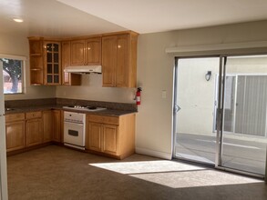 416 N Monterey St in Alhambra, CA - Building Photo - Building Photo