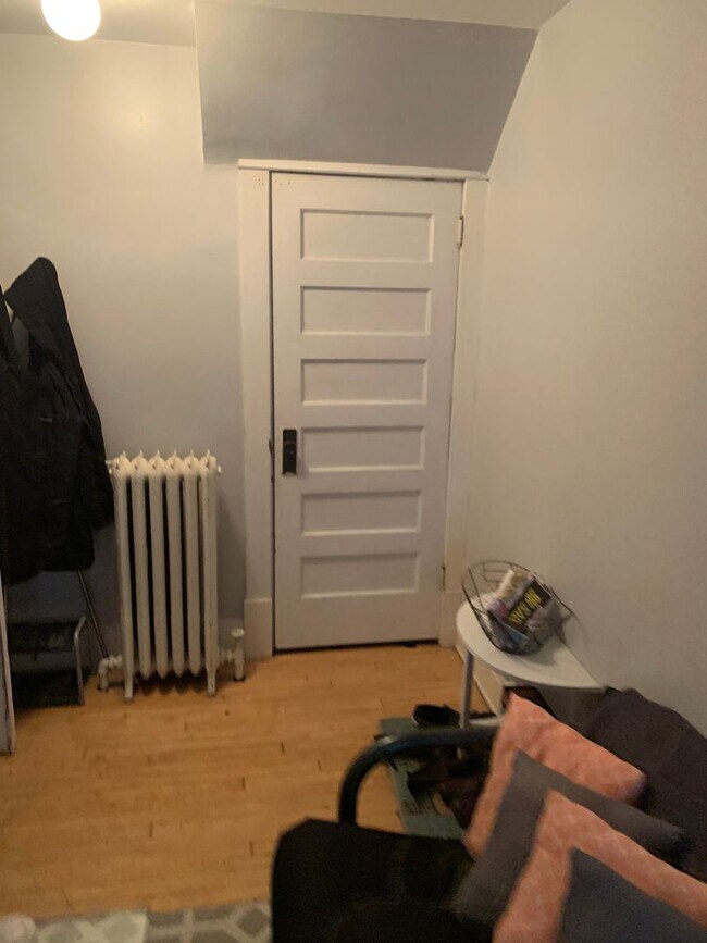 property at 808-810 University Ave SE