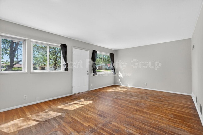 743 Shepley Dr in St. Louis, MO - Building Photo - Building Photo