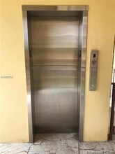 8775 Park Blvd-Unit -317 in Miami, FL - Building Photo - Building Photo