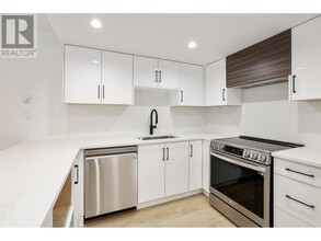 929 Homer St in Vancouver, BC - Building Photo - Building Photo