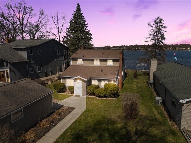 4500 Island Park Dr in Waterford Township, MI - Building Photo - Building Photo