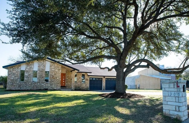 property at 305 Whitetail Dr