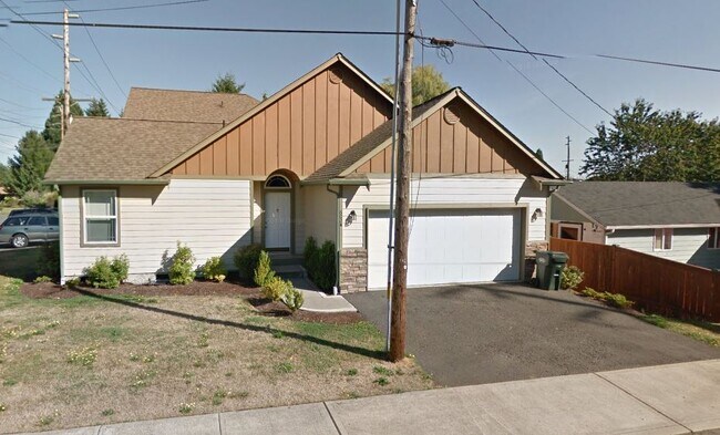 property at 602 N 9th Ave SW