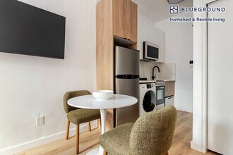 216 E 13th St in New York, NY - Building Photo - Building Photo